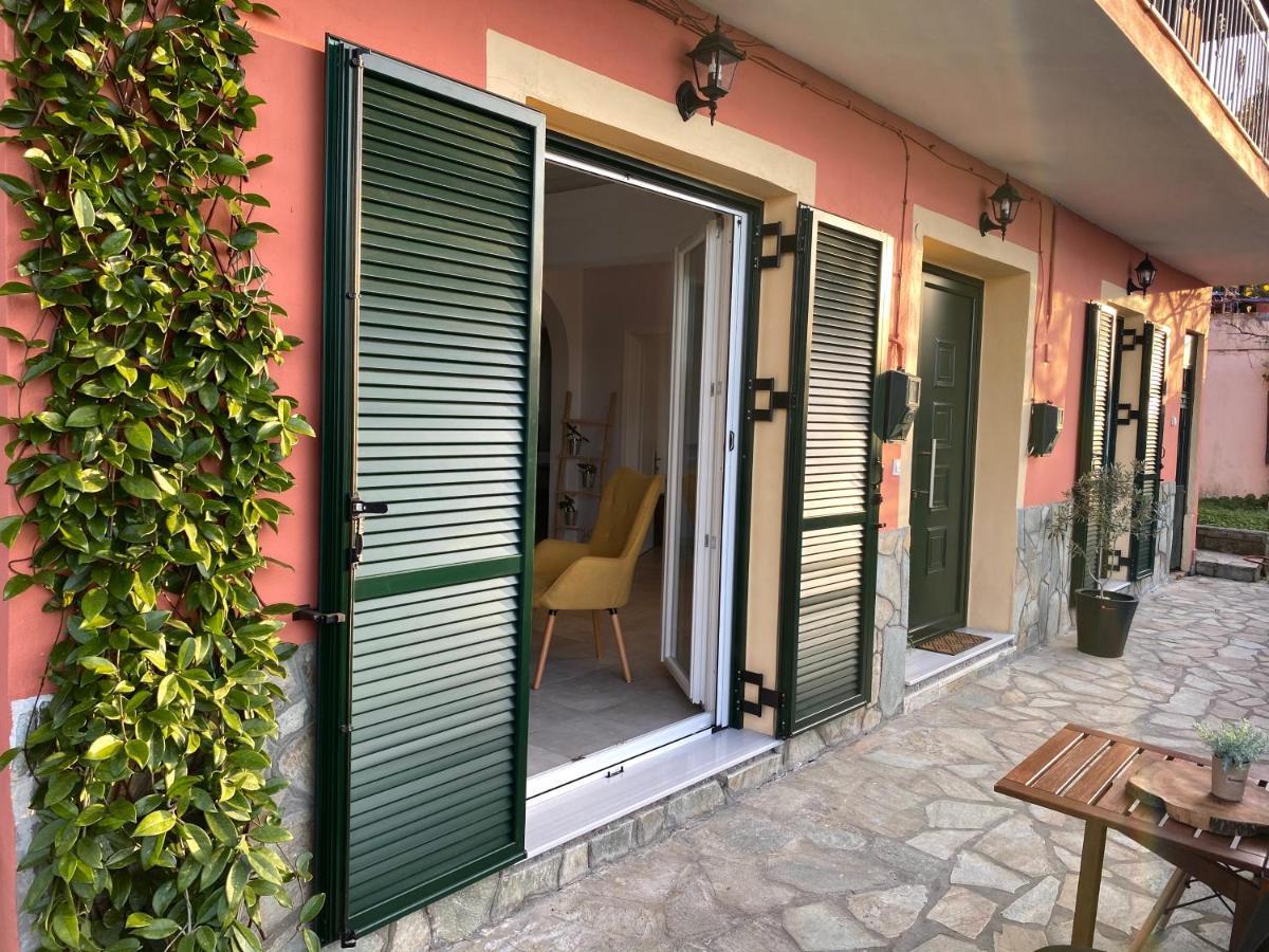 Coralli Pentati 2 "Dimitris Apartments" Kültér fotó